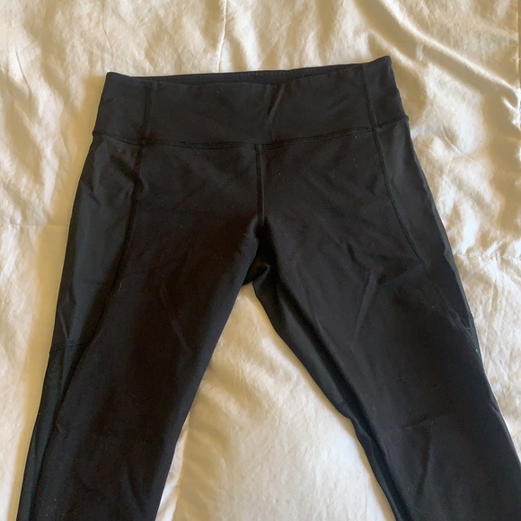 LULULEMON crop leggings with mesh cutout - Picture 6 of 7